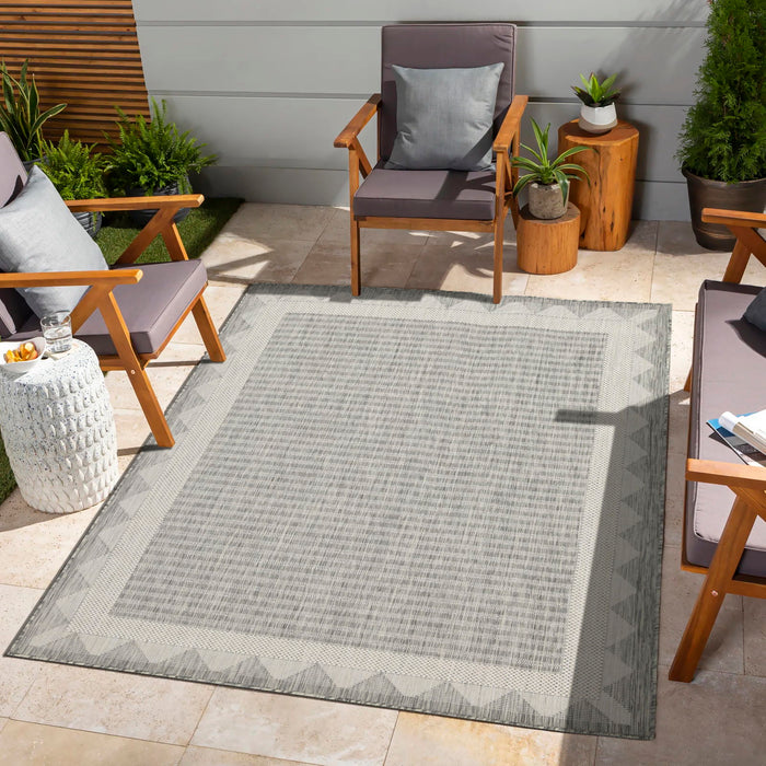 Sunshine - 2'7" X 7'3" Indoor / Outdoor Area Rug, Polypropylene - Silver